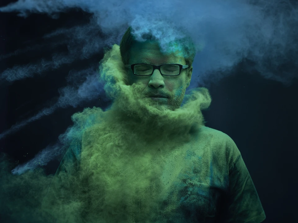 dark background for powder photography 