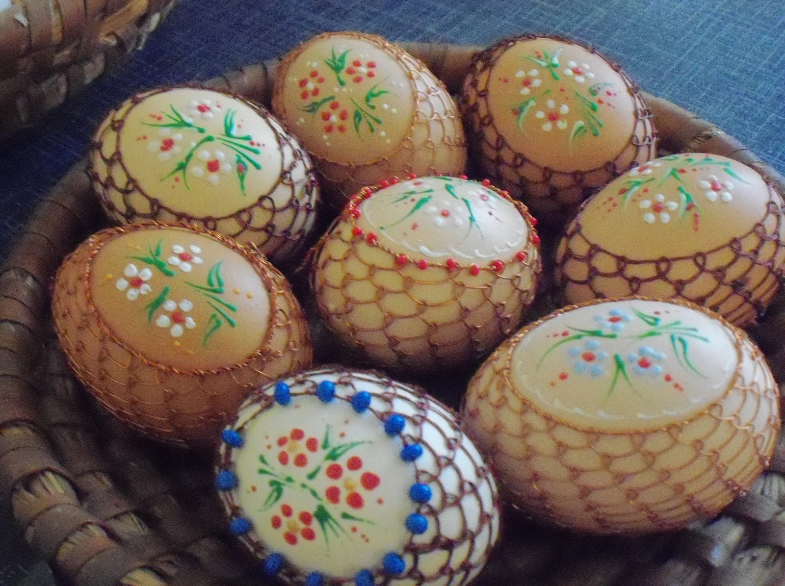 easter egg decorations Czech techniques