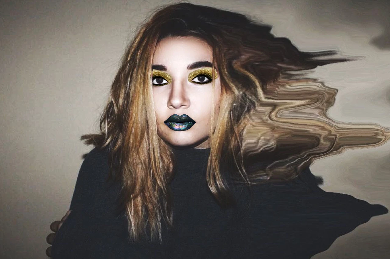 Holographic Makeup with the PicsArt Photo Editor