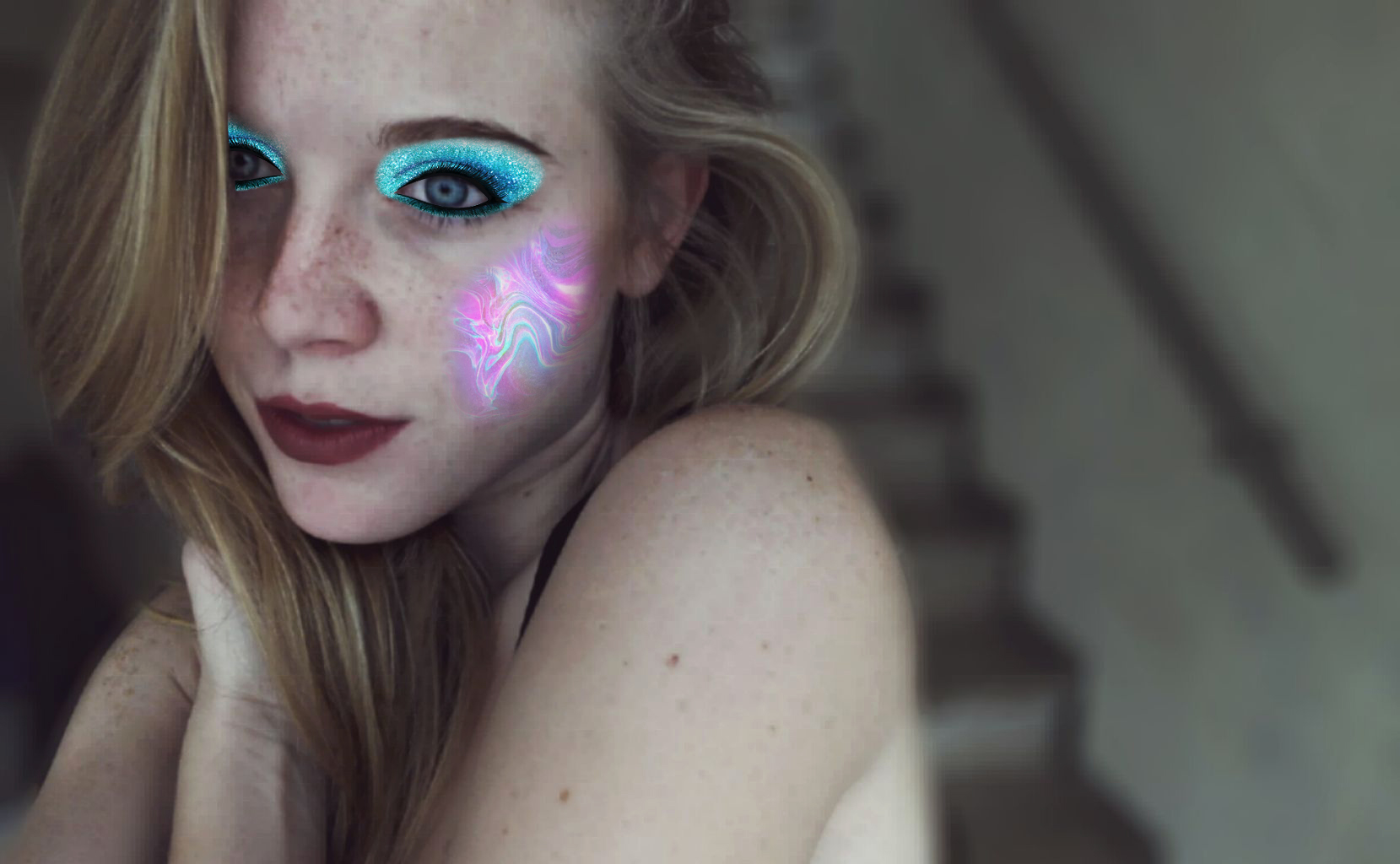 Put on Holographic Makeup with the PicsArt Photo Editor