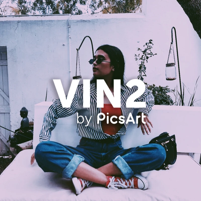 Fashion blogger with VIN2 PicsArt Filter