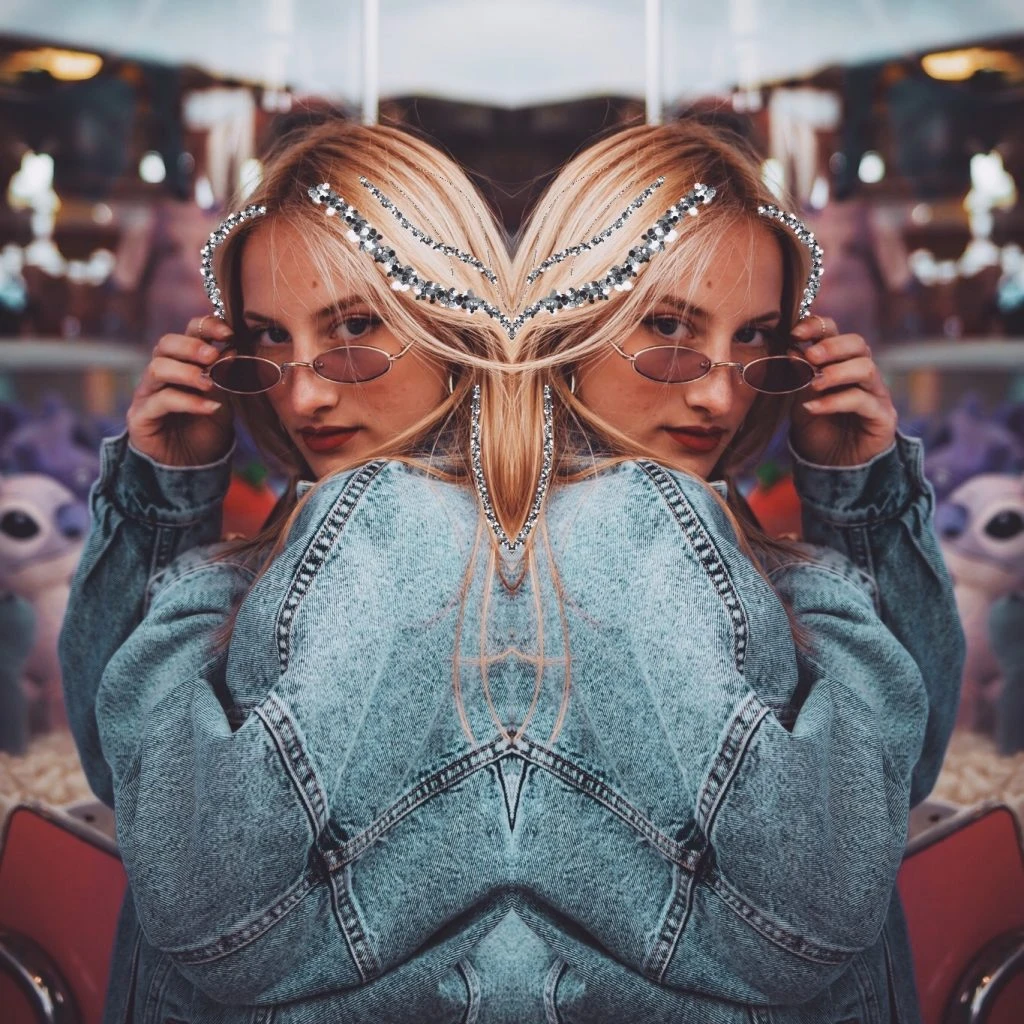 PicsArt Mirror Effect with Silver Sparkle Brush