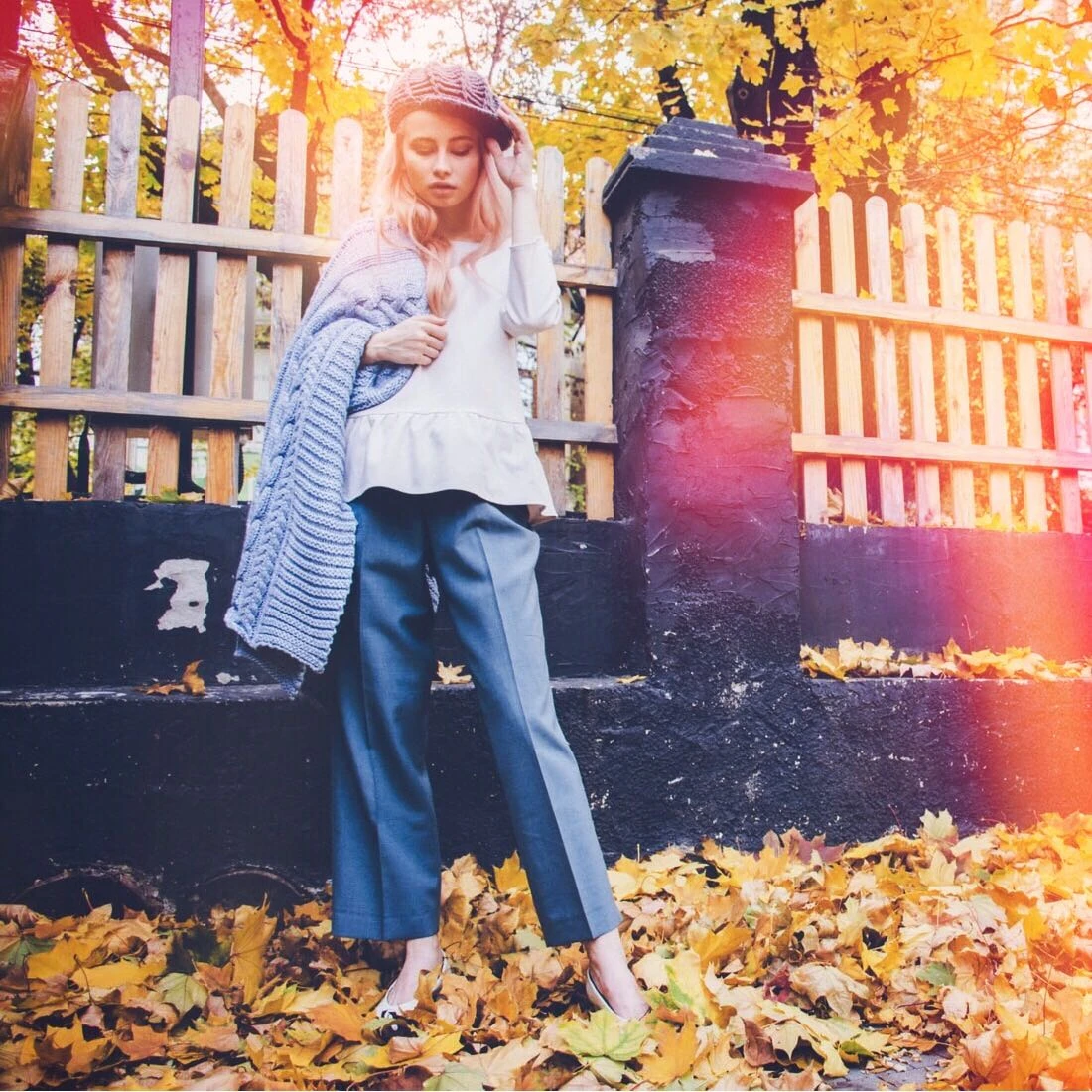 Fall fashion photo of blonde woman