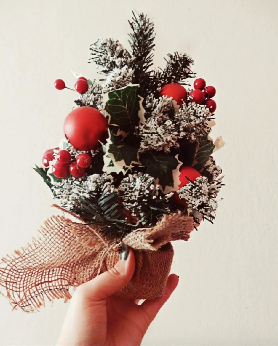 Handheld Christmas tree