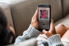 How to Make a Good Podcast Cover and Best Examples