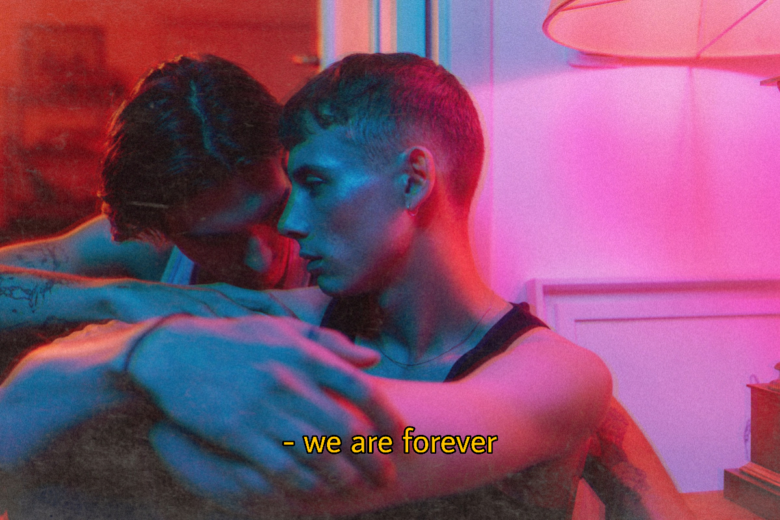 How to Apply the Grunge Photo Effect - Picsart Blog