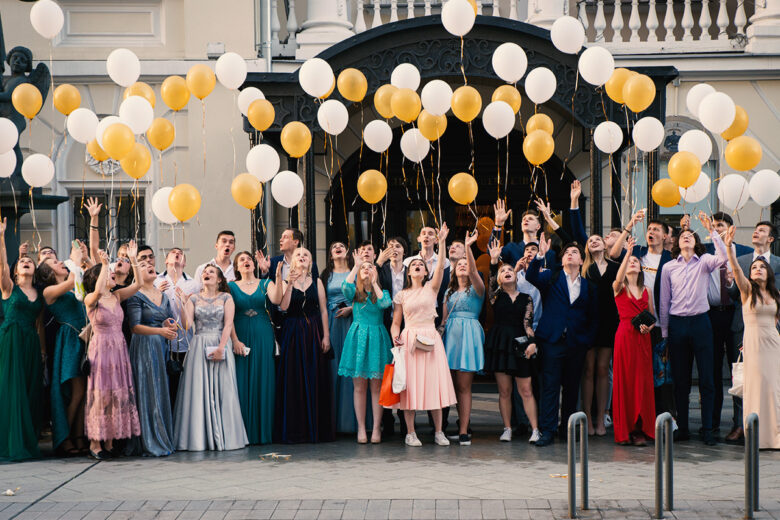 tv show inspired prom pose idea for group