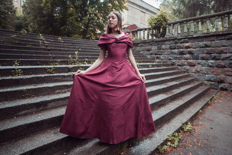 solo prom picture on a staircase