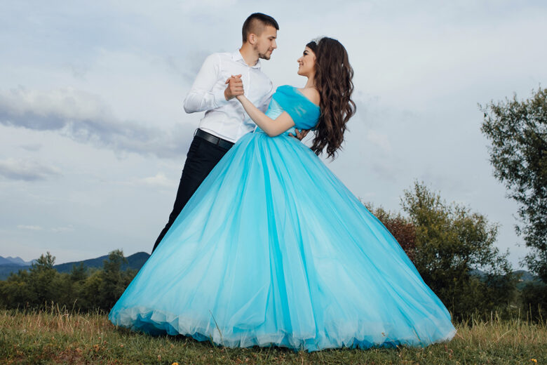 Ways to Take the Best Prom Photos, According to Photographer